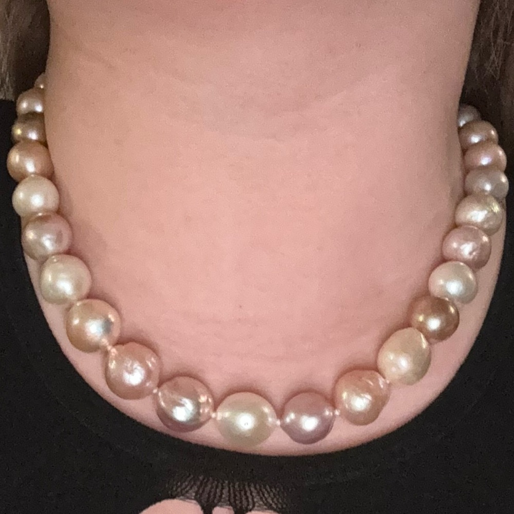 Real Pearls Necklace by Baroque